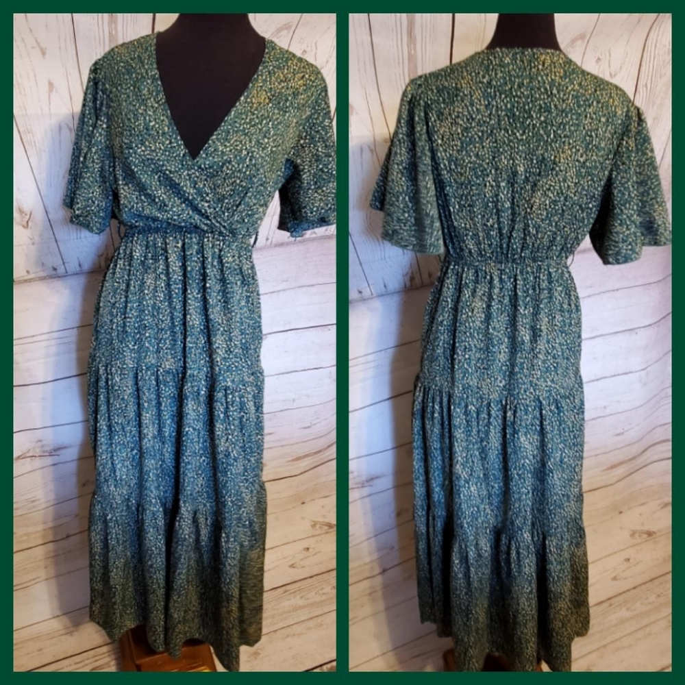 Kara and Kate V-neck neck wrap bodice empire waist dress green black gold Small